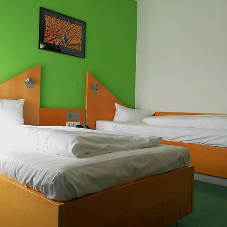 Sportschule Oberhaching Hotel ภายนอก รูปภาพ