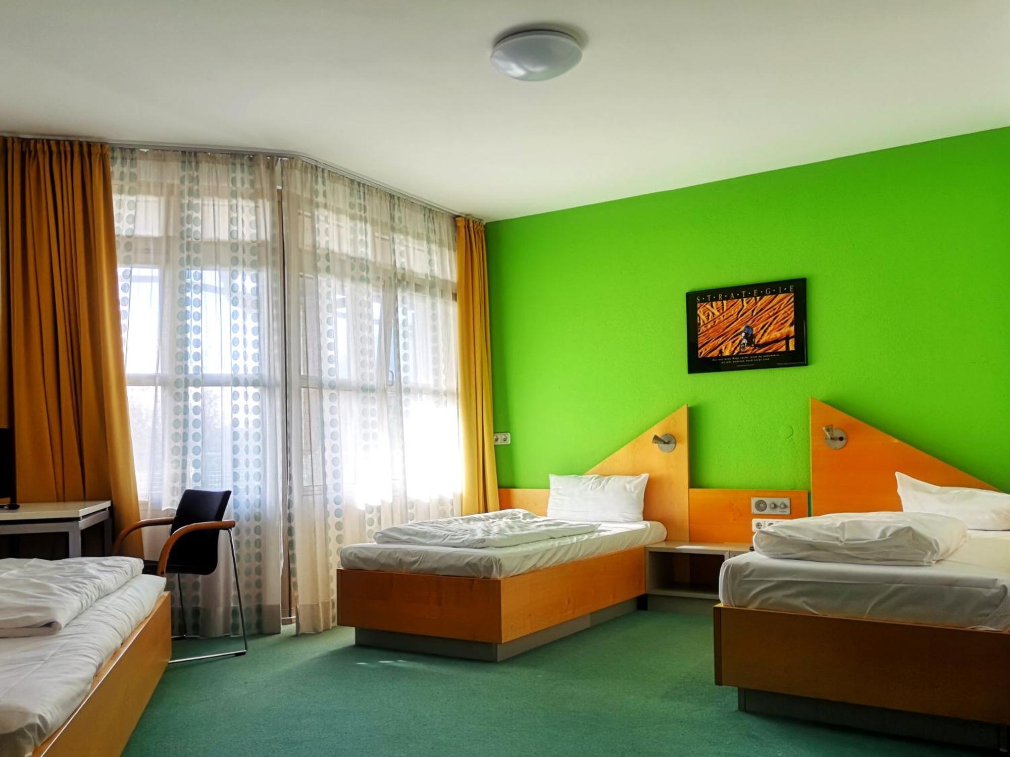 Sportschule Oberhaching Hotel ภายนอก รูปภาพ