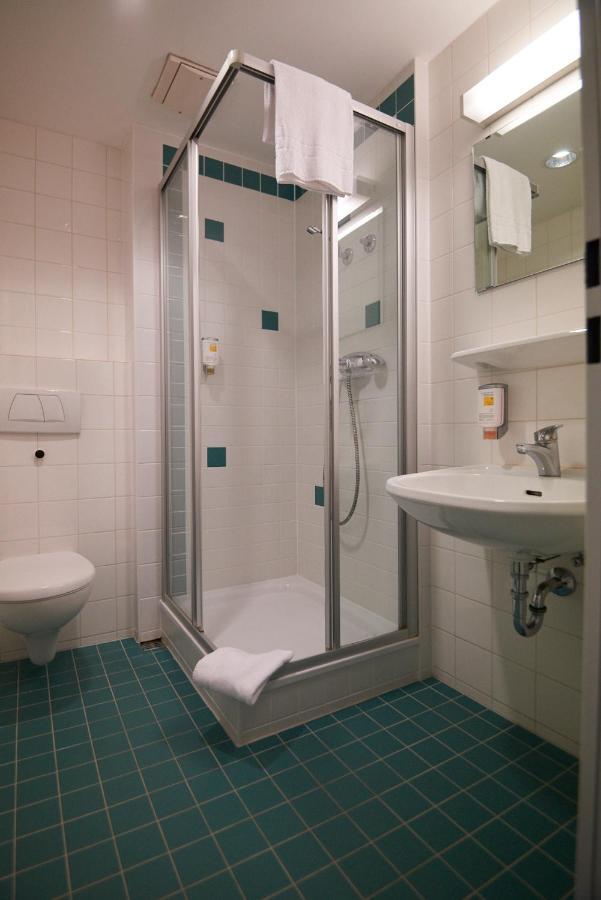 Sportschule Oberhaching Hotel ภายนอก รูปภาพ