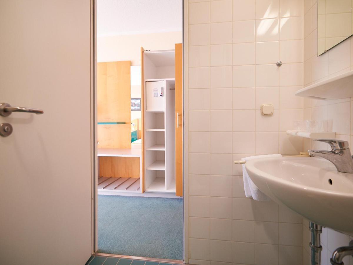 Sportschule Oberhaching Hotel ภายนอก รูปภาพ