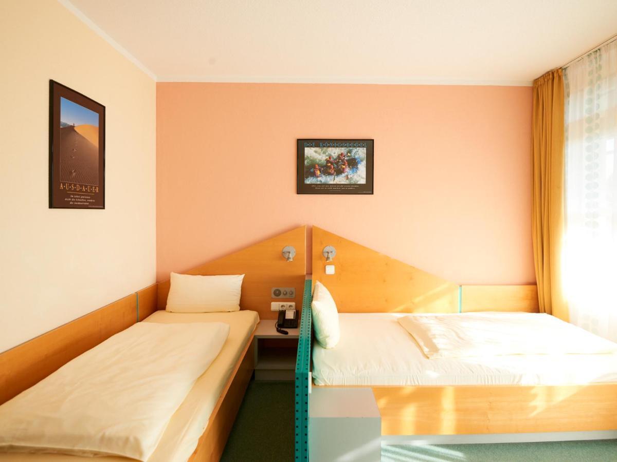 Sportschule Oberhaching Hotel ภายนอก รูปภาพ